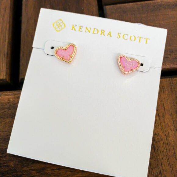 Kendra Scott Ari Heart Rose Gold Stud Earrings Light Pink Drusy - Picture 1 of 4